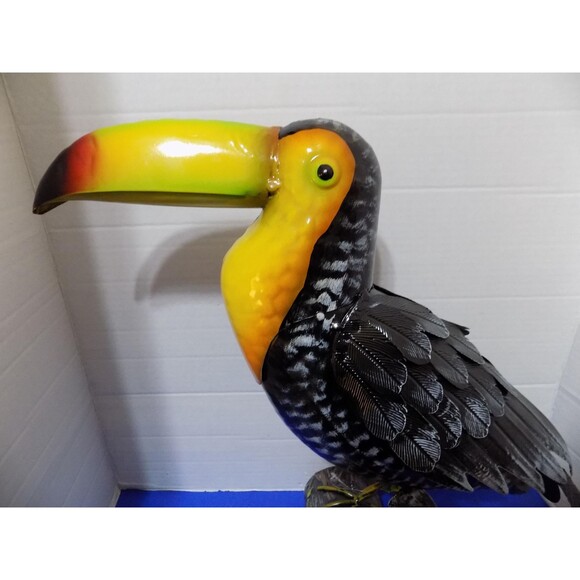 NEW Metal Toucan Parrot Sculpture Statue Figurine Tropical Decor Birds Macaw - Picture 2 of 7